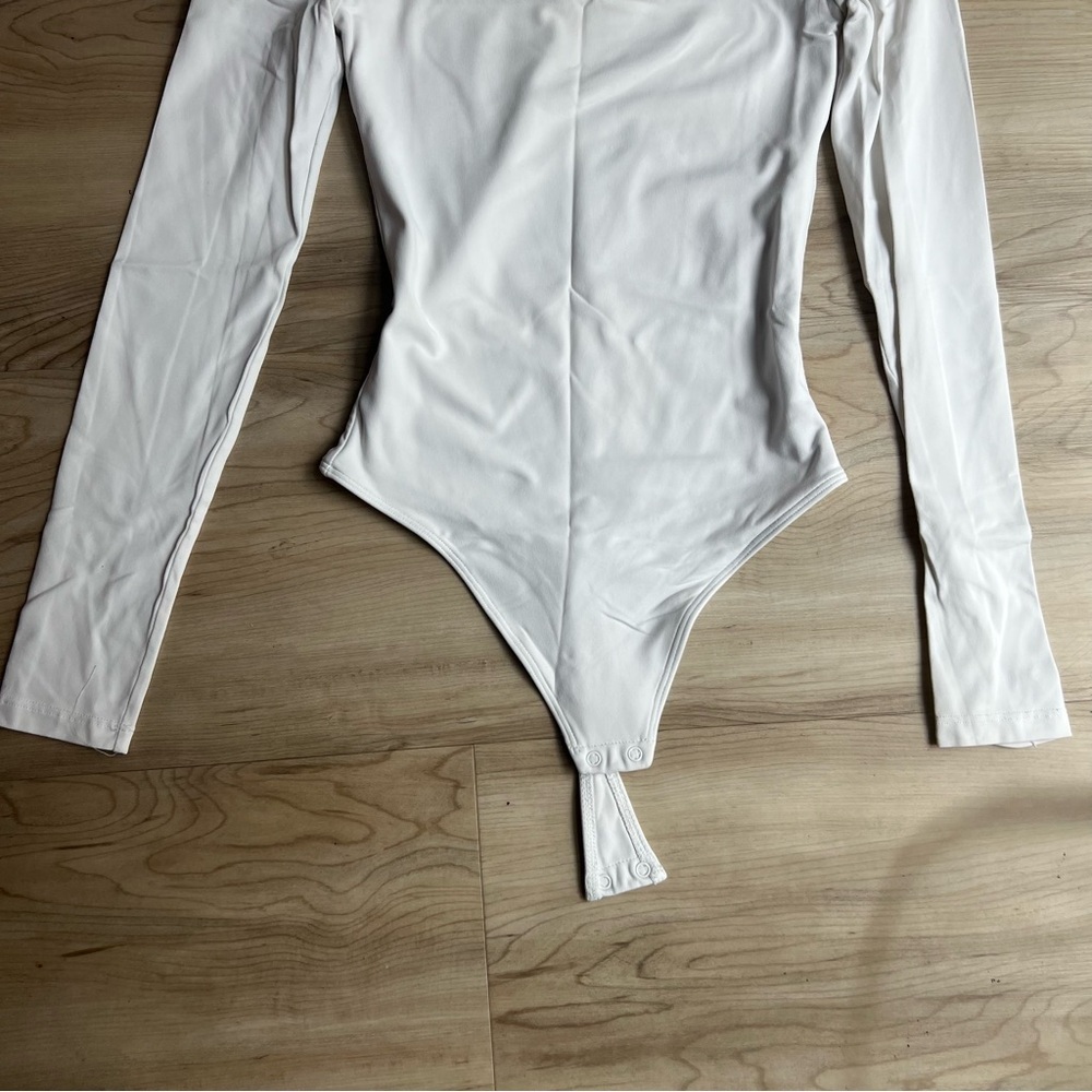 Aritzia Babaton Original Contour Squareneck White Bodysuit XS - Picture 12 of 14